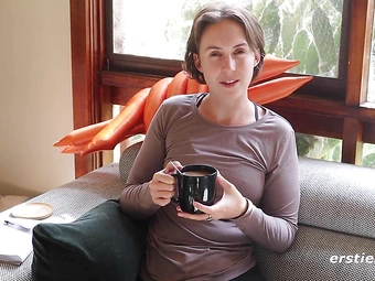  Genç kızlar oyuncaklar ve ödeme tanrıça Operasyonu ile oynuyor